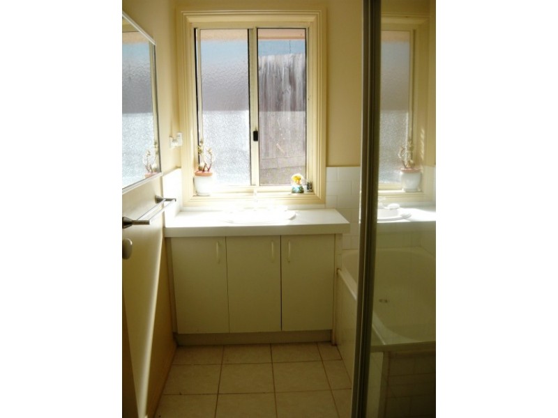 8 Tonia Court, Pakenham VIC 3810