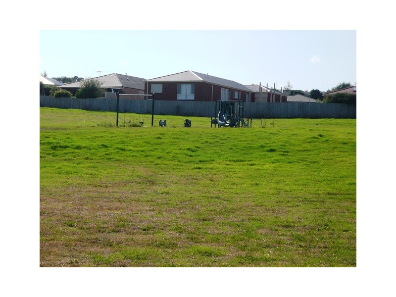 9 Jamescott Drive, Drouin VIC 3818