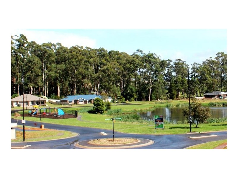 4 Valleyview Grove, Drouin VIC 3818