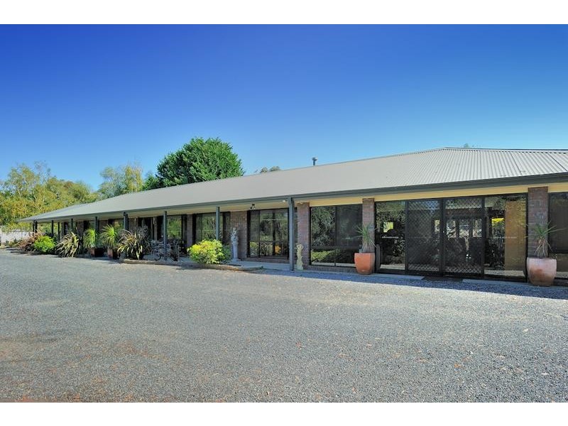 4 Surman Court, Drouin VIC 3818