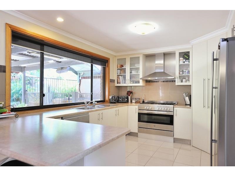 4 Surman Court, Drouin VIC 3818