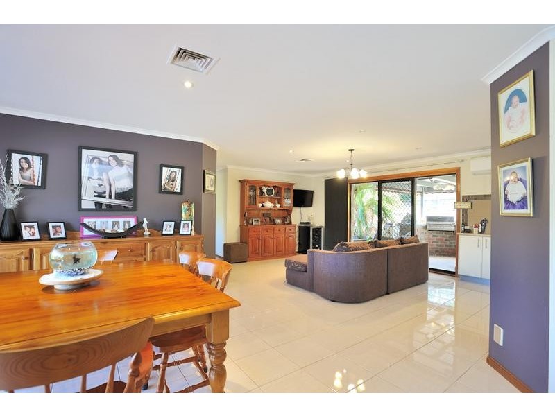 4 Surman Court, Drouin VIC 3818