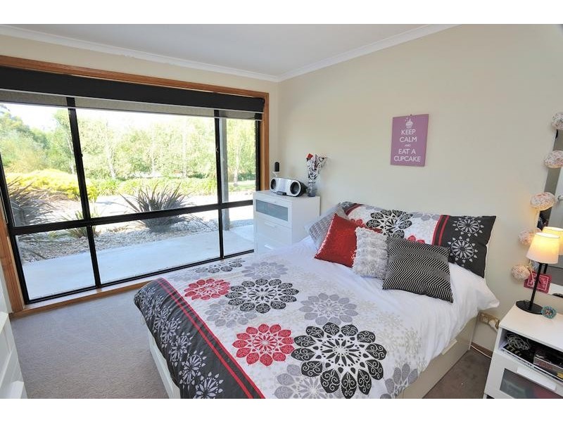 4 Surman Court, Drouin VIC 3818