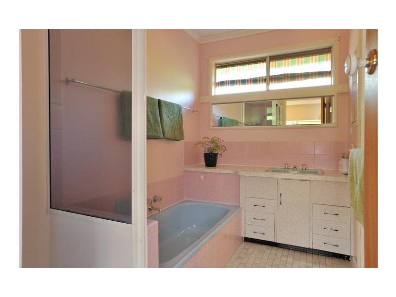 9 Wade Street, Drouin VIC 3818