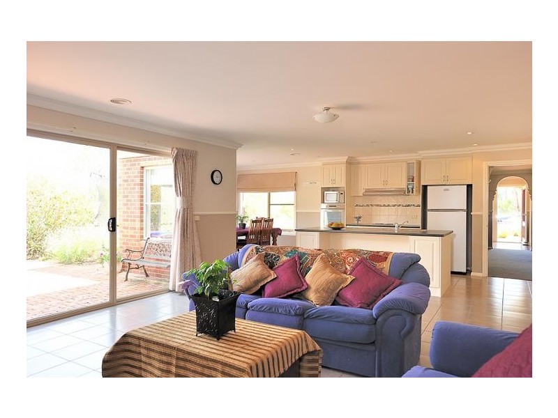 53 Wellwood Road, Drouin VIC 3818