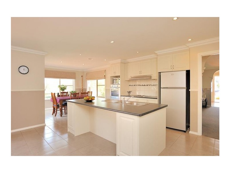 53 Wellwood Road, Drouin VIC 3818