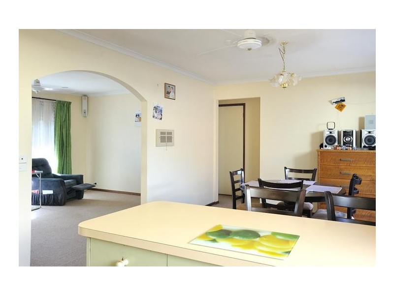 84 Church Street, Drouin VIC 3818