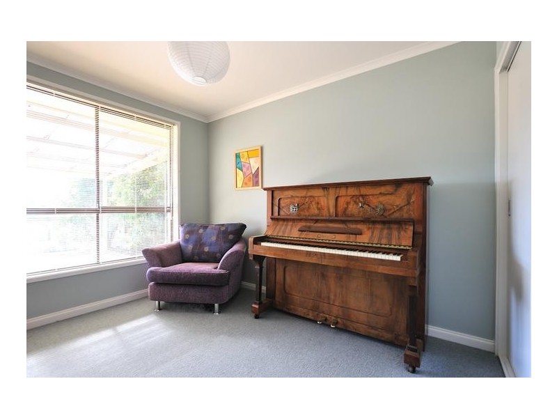 2 Karrala Court, Drouin VIC 3818