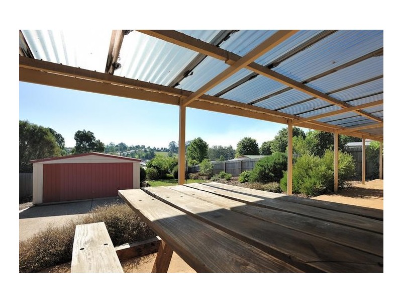 2 Karrala Court, Drouin VIC 3818