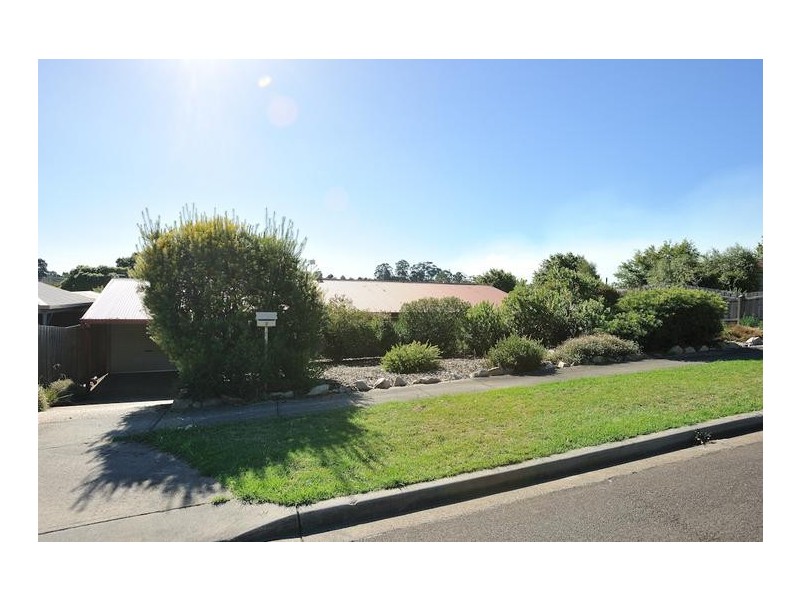 2 Karrala Court, Drouin VIC 3818