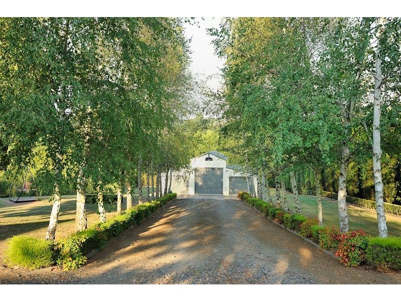 17 Millennium Court, Drouin VIC 3818