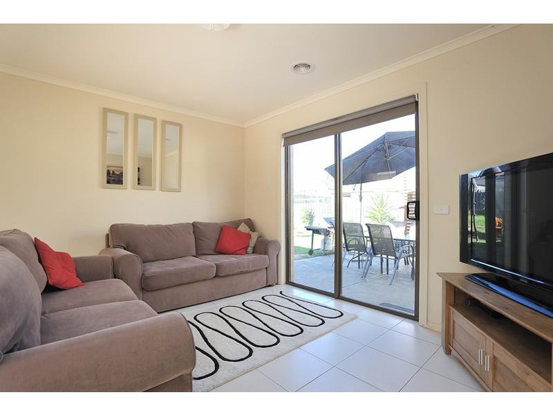 14 Clifford Drive, Drouin VIC 3818