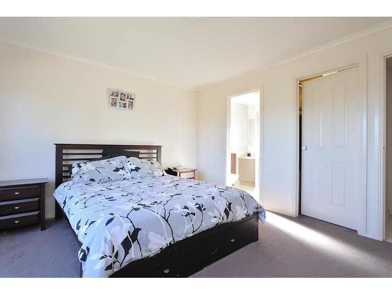 14 Clifford Drive, Drouin VIC 3818