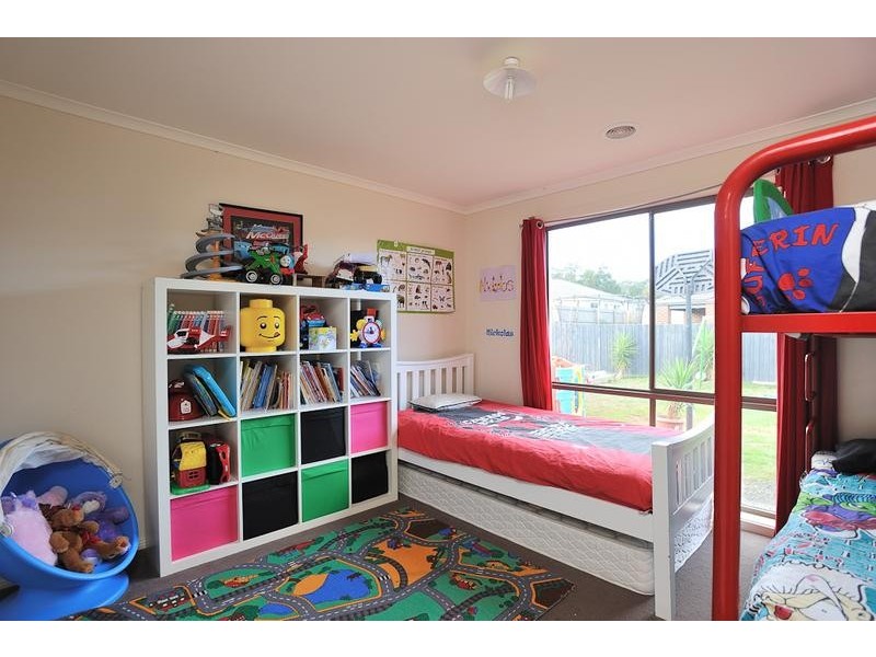 14 Clifford Drive, Drouin VIC 3818