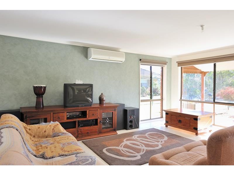 7 Waddell Road, Drouin VIC 3818