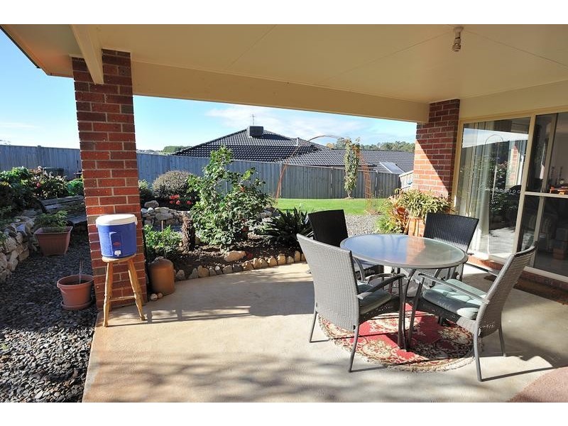 21 Monica Drive, Drouin VIC 3818