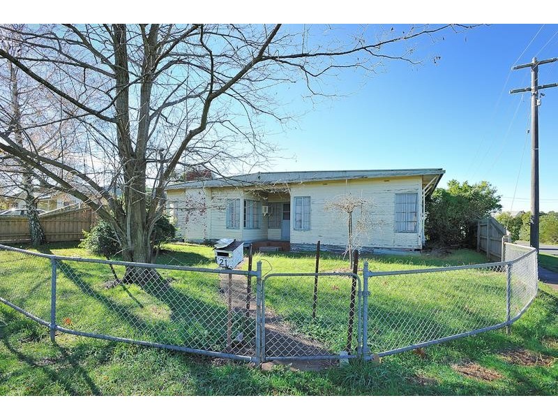 21 Kraft Crescent, Drouin VIC 3818