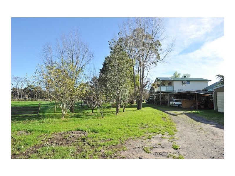 12 Newell Road, Longwarry VIC 3816