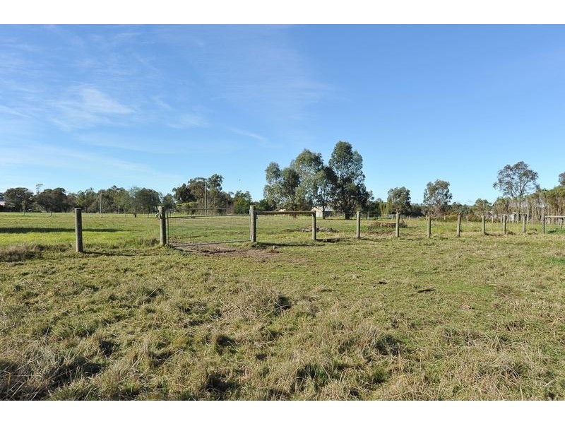12 Newell Road, Longwarry VIC 3816