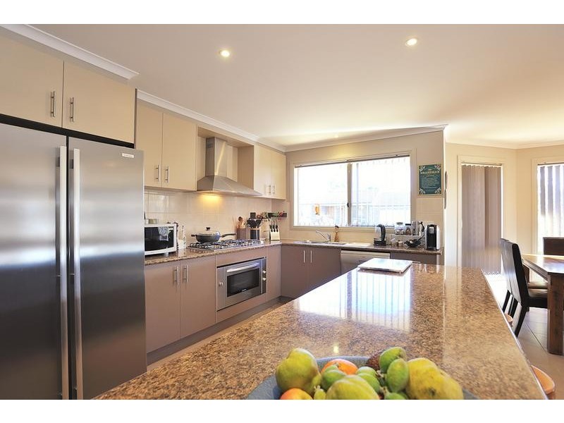 8 Park Vista, Drouin VIC 3818