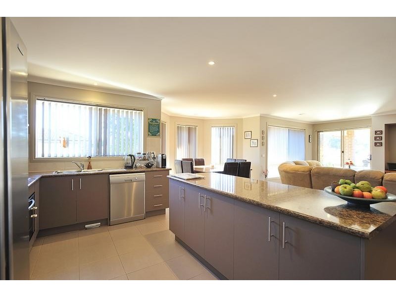 8 Park Vista, Drouin VIC 3818