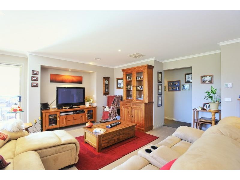 8 Park Vista, Drouin VIC 3818