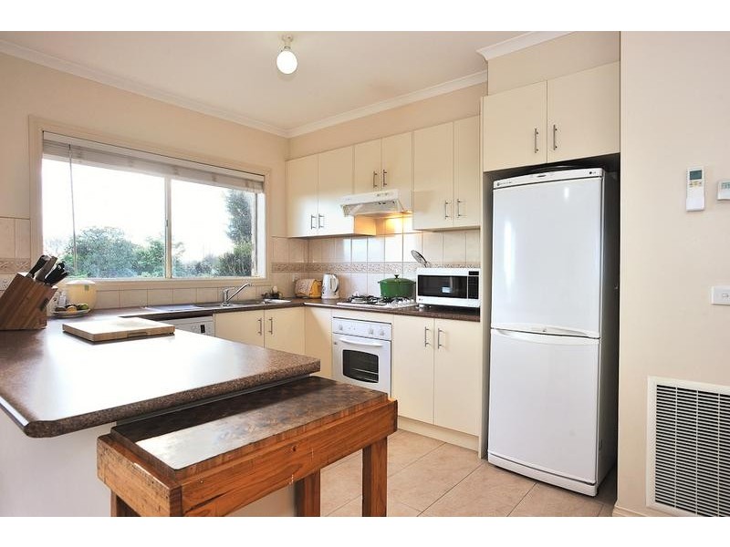2/7 Lampard Road, Drouin VIC 3818