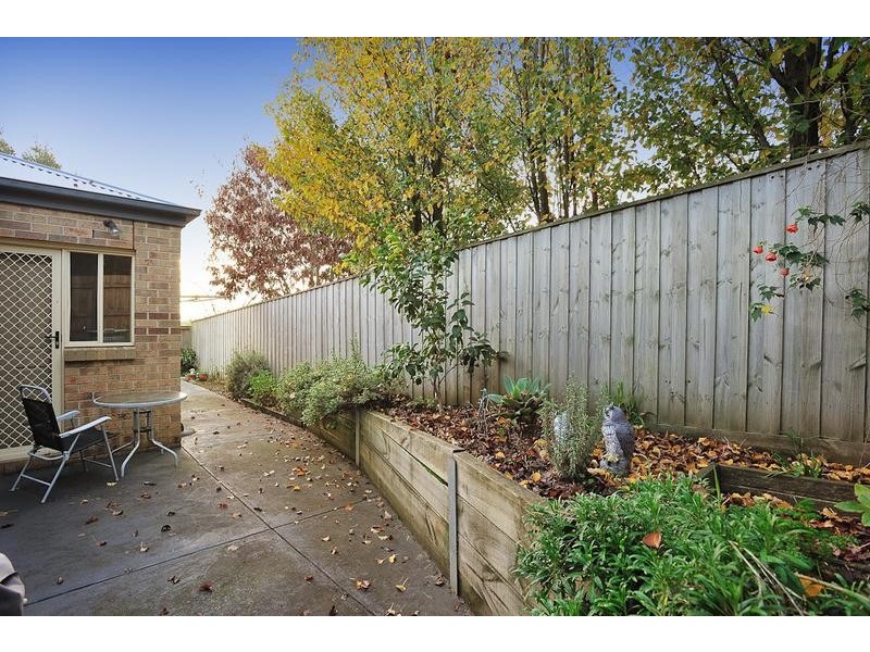 2/7 Lampard Road, Drouin VIC 3818