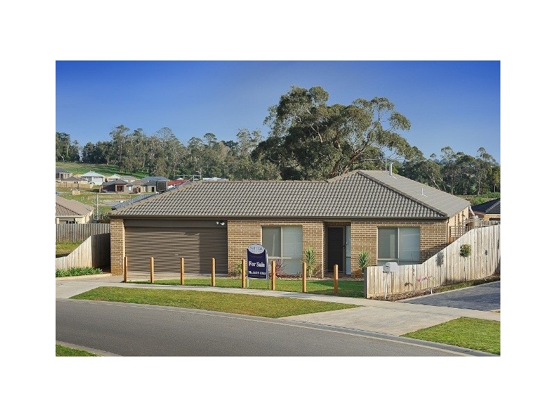 4 Wordsworth Court, Drouin VIC 3818
