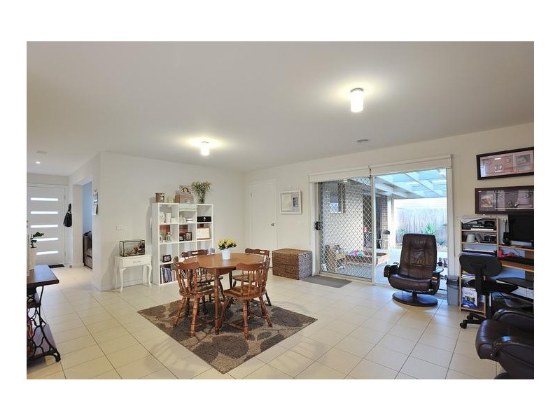 4 Wordsworth Court, Drouin VIC 3818