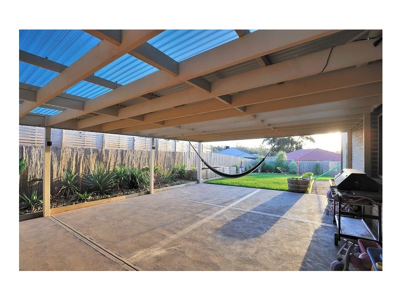 4 Wordsworth Court, Drouin VIC 3818