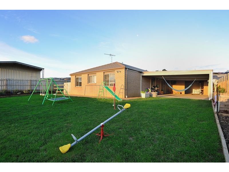 4 Wordsworth Court, Drouin VIC 3818