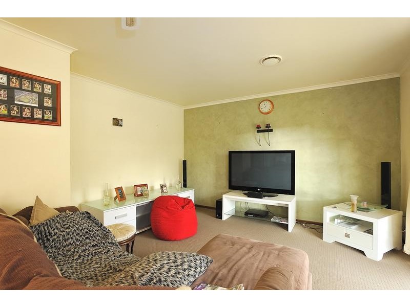 5 Adam Court, Drouin VIC 3818