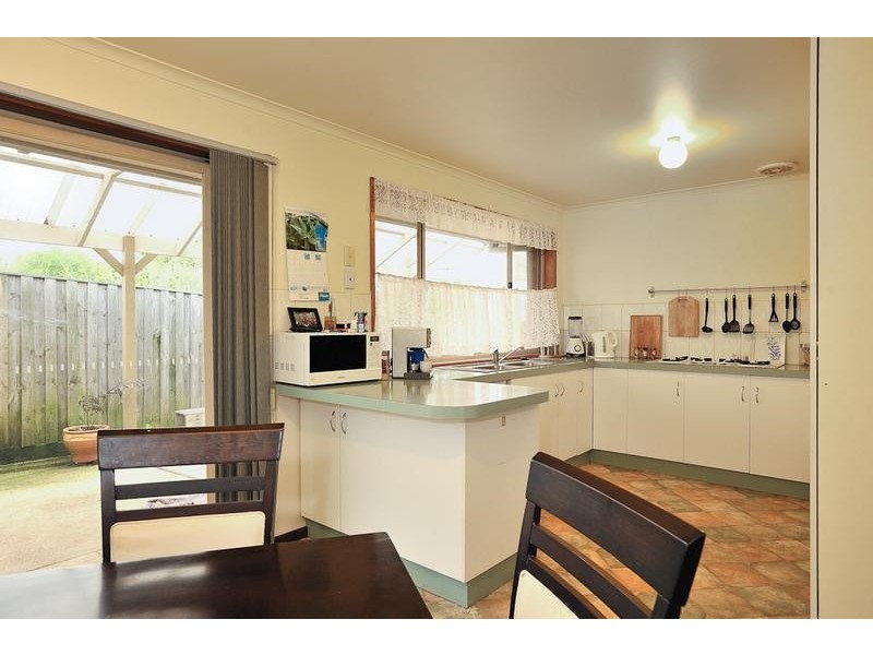 5 Adam Court, Drouin VIC 3818