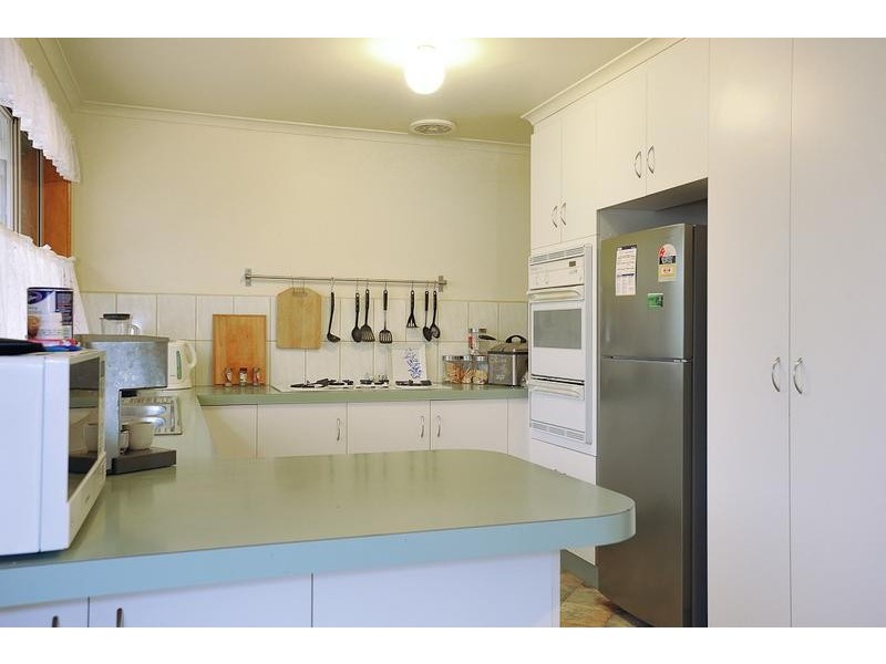 5 Adam Court, Drouin VIC 3818