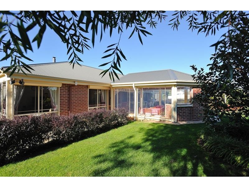 9C Lancelot Court, Drouin VIC 3818