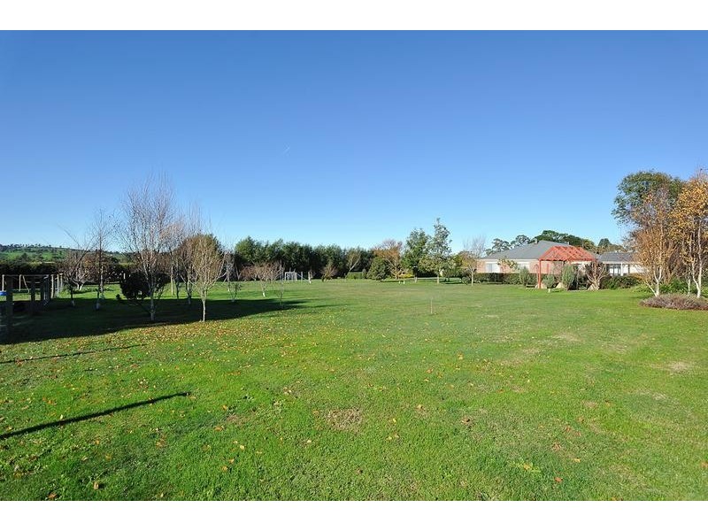 9C Lancelot Court, Drouin VIC 3818