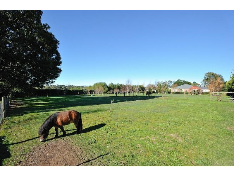 9C Lancelot Court, Drouin VIC 3818