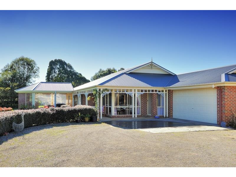 9C Lancelot Court, Drouin VIC 3818