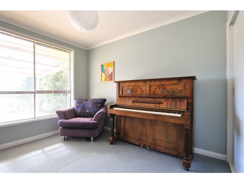 2 Karrala Court, Drouin VIC 3818