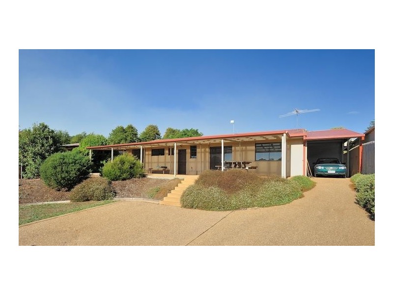 2 Karrala Court, Drouin VIC 3818