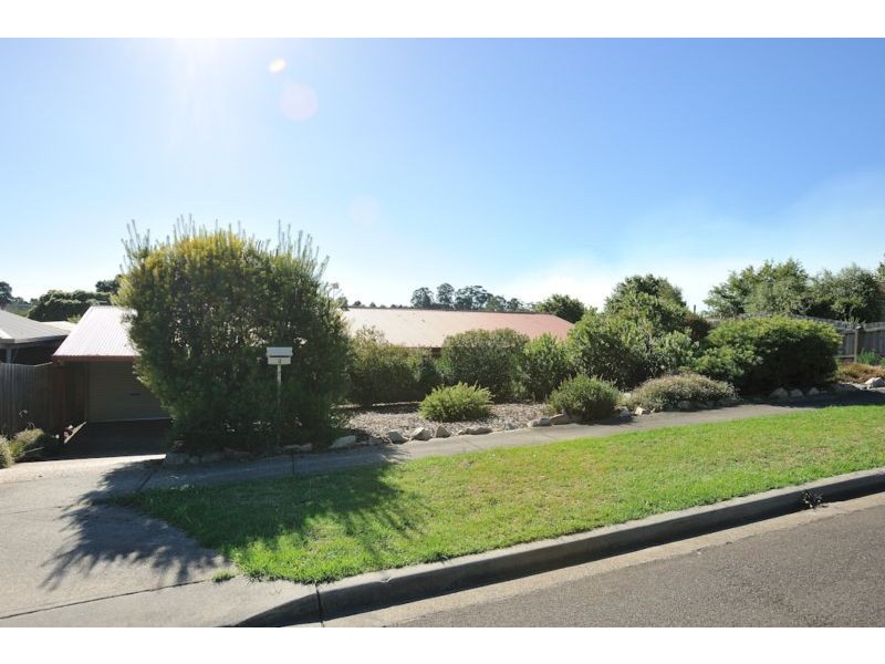 2 Karrala Court, Drouin VIC 3818