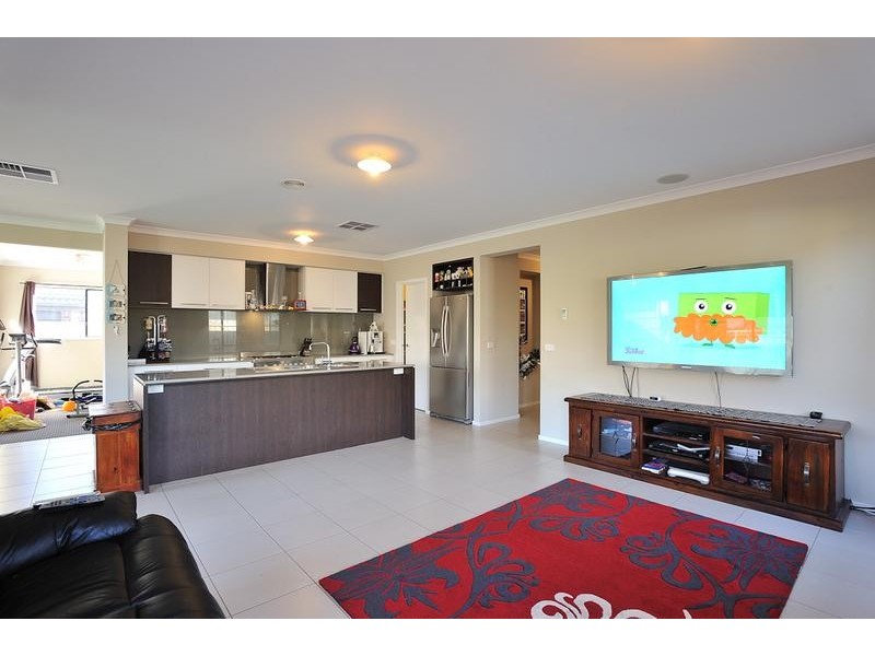 15 Harmon Drive, Drouin VIC 3818