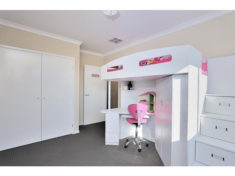 15 Harmon Drive, Drouin VIC 3818