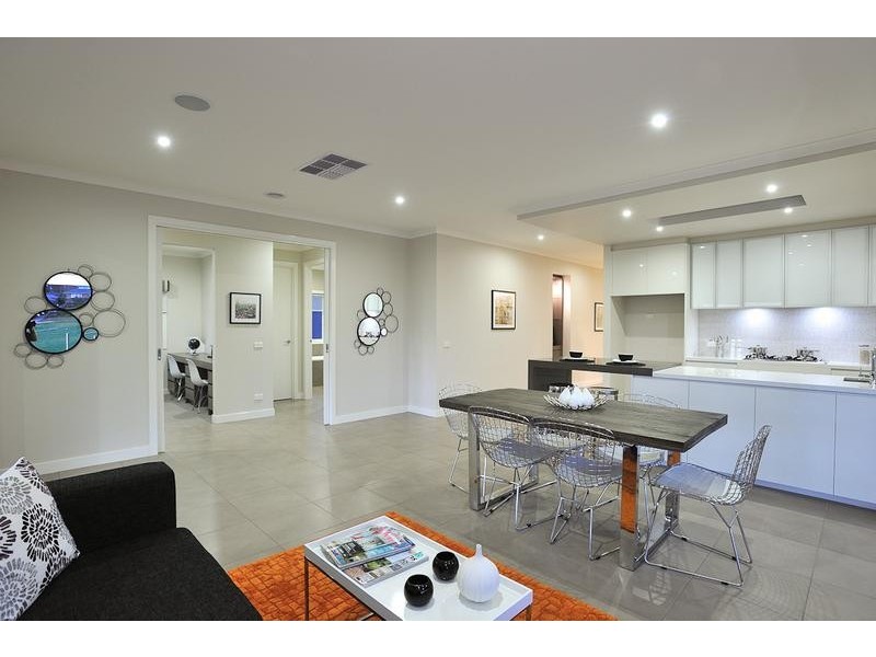 124 Jackson Drive, Drouin VIC 3818