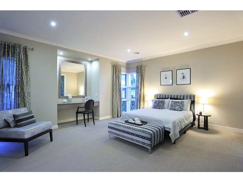 124 Jackson Drive, Drouin VIC 3818