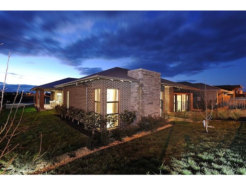 124 Jackson Drive, Drouin VIC 3818