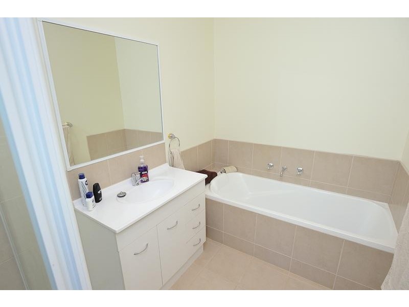 4/34 Longwarry Road, Drouin VIC 3818