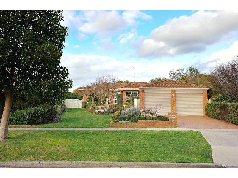 24 Neerim Street, Drouin VIC 3818