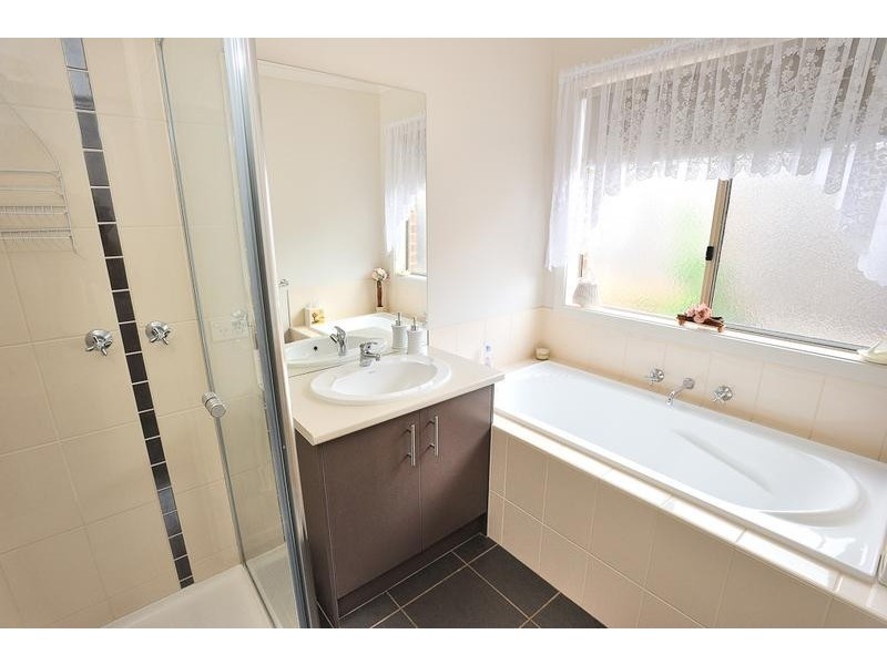 103 McNeilly Road, Drouin VIC 3818